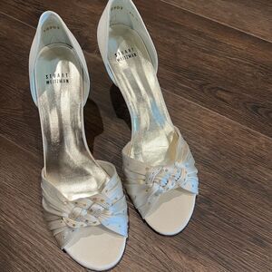 Stuart Weitzman Crissy D’orsay Leather Pump White Satin Size 9.5 Kitten heel